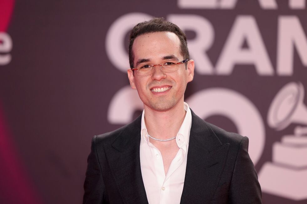 Edgar Barrera llega a la 24a entrega anual del Latin Grammy en Sevilla, España el 16 de...